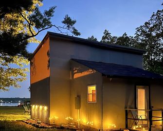 Charming lake cottage overlooking Grand lake - Grove - Edificio