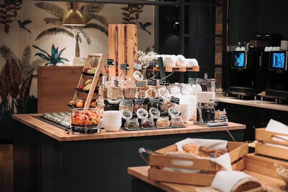 Feringapark Hotel by Coffee Fellows Hotels - Unterfohring - Buffet