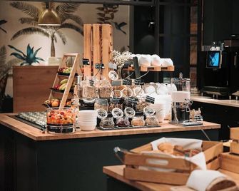 Feringapark Hotel by Coffee Fellows Hotels - Unterfohring - Buffet