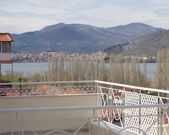 Dimitra Guesthouse - Dispilio - Balcón