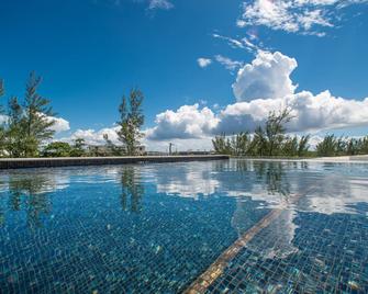 Luxury 1 bed apartment near Seven Mile Beach at The Grove - Villa Deluxe - West Bay - Svømmebasseng
