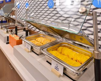 Holiday Inn Express Ludlow - Chicopee Area By IHG - Ludlow - Buffet
