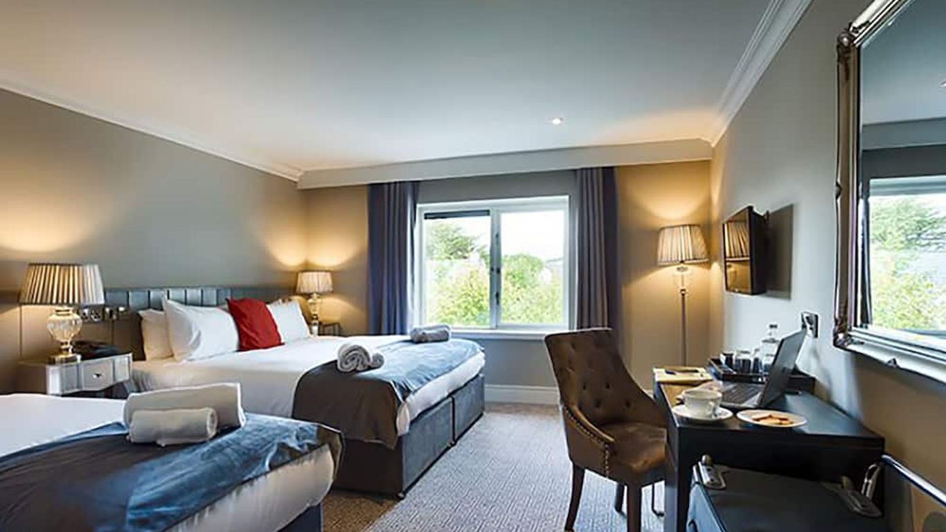 The Village Hotel, Bar and Restaurant