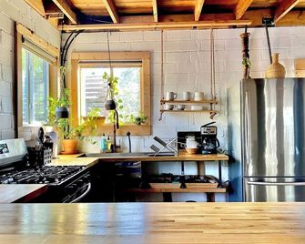 Urban Cottage. Walkable. Sweet Spring Stay - Austin - Cozinha