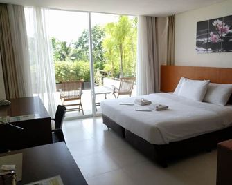 Ocean Suites Boutique Hotel - Tagbilaran - Bedroom