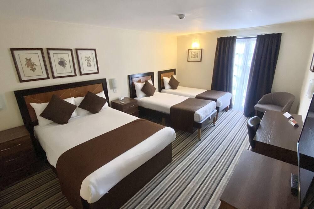 Europa Gatwick Hotel & Spa