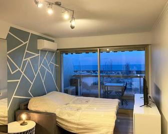 Vue mer port de garavan - Menton - Chambre