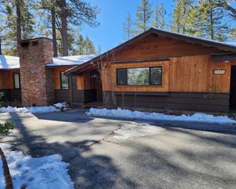 Silver Pines Lodge - Idyllwild - Gebäude