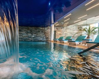 Silver Mountain Resort & Spa - Poiana Brașov - Pool