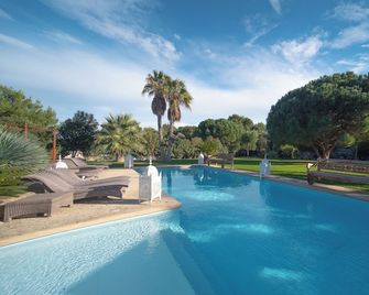 Escapades Lointaines Chambres d'hôtes B&B - Perpignan - Zwembad