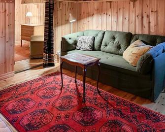 4 Bedroom Amazing Home In Sysslebäck - Sysslebäck - Sala de estar