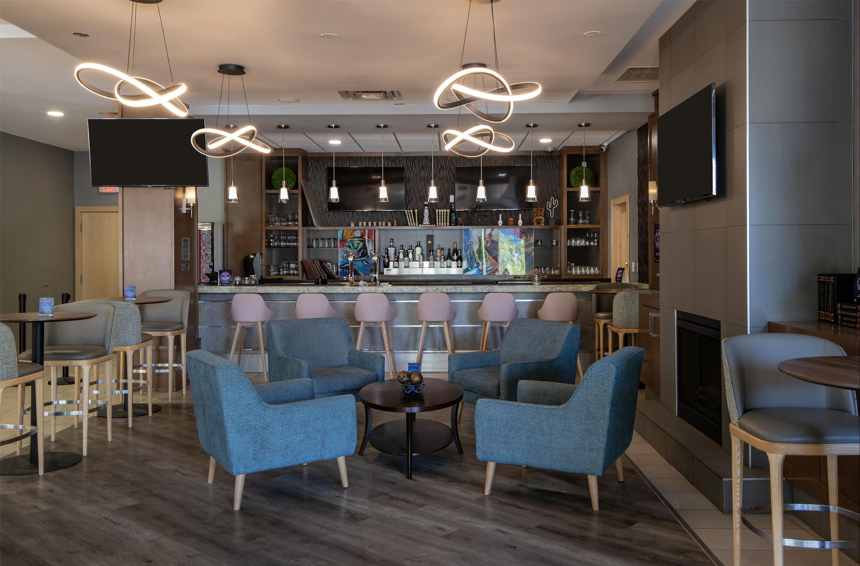 DoubleTree by Hilton Kamloops - קאמלופס - בר