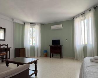 Hotel Avenida - Vélez-Málaga - Living room