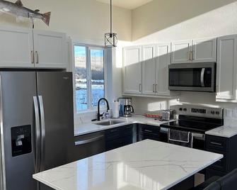 Modern Tiny House in the Woods - Athol - Kitchen