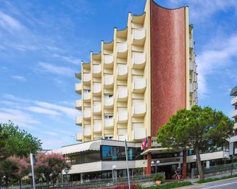 Hotel Colorado Cesenatico - Cesenatico - Building