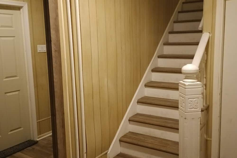 Cozy room with private bathroom in Pottsville PA by Route 61 near Locust Lake - Pottsville - Trappen