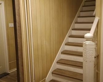 Cozy room with private bathroom in Pottsville PA by Route 61 near Locust Lake - Pottsville - Trappen
