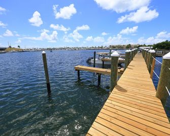 Bayview Middle - Cayo Hueso