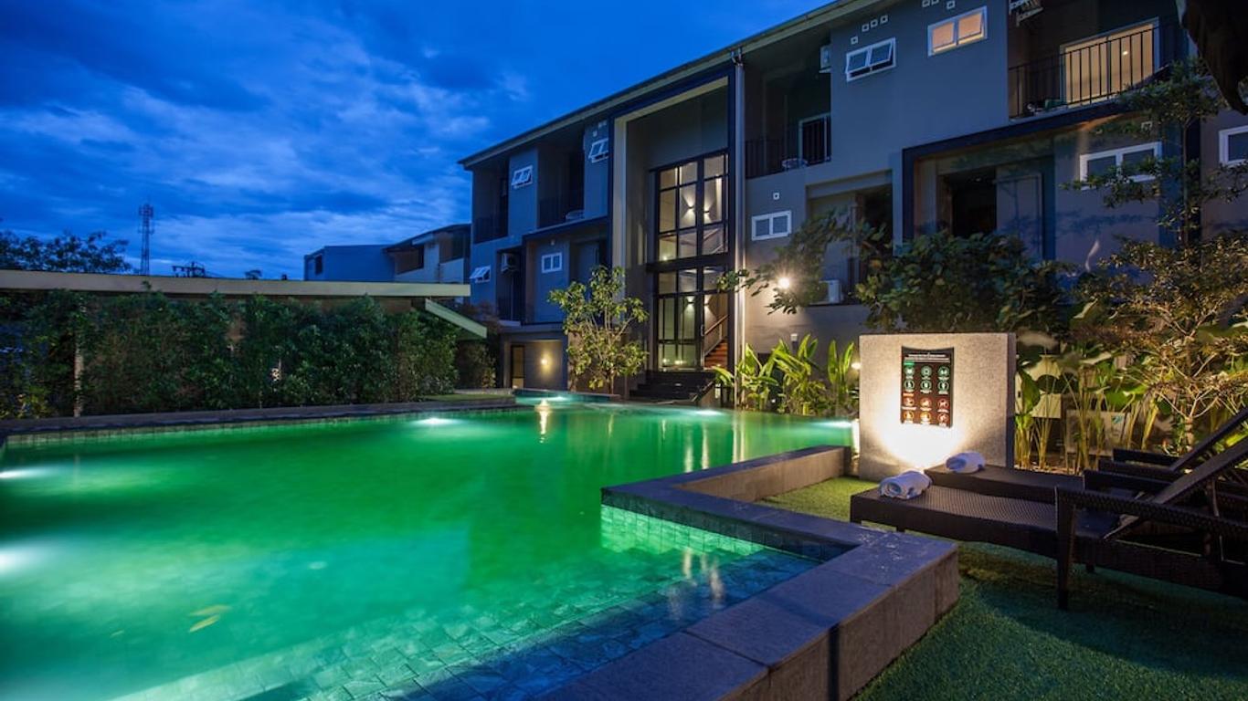 The Glory Gold Hotel