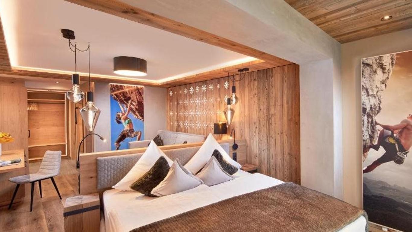Hotel Tirol
