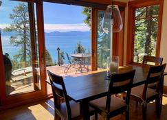 Nightingale Home · Luxury for two in Tahoe City - Panoramic Lake View - Carnelian Bay - Essbereich