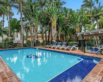 Anchor Down Apartments - Surfers Paradise - Piscina