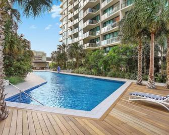 Modern 1-bdr Apt w/ free car park&fantastic pool - Brisbane - Pool