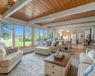 Lake Haven - Suttons Bay - Sala de estar