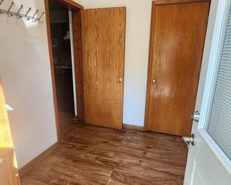 1-bedroom apartment in charming Chicago with AC and free street parking - Chicago - Pasillo