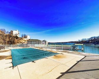 Highland Lake View - Incredible Location - Lake Ozark - Pool