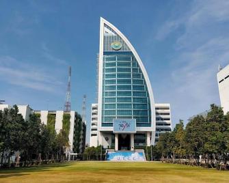 Leelawadee Modern Resort Huaykwang - Bangkok - Building