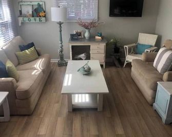 Your outdoor activity dream home - Prudenville - Living room