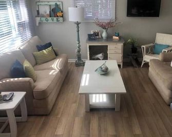 Your outdoor activity dream home - Prudenville - Sala de estar