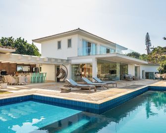 Bz72! Casa Vista Mar c/ 5 suites e piscina - Búzios - Pool