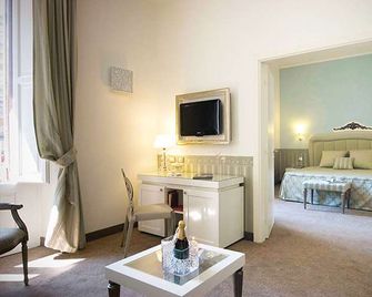 Jr Hotels Oriente Bari - Bari - Schlafzimmer
