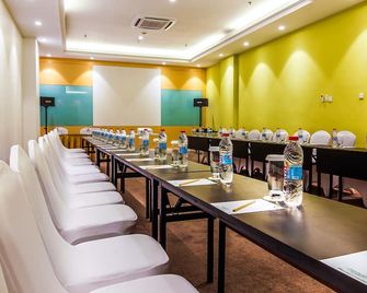 Zest Harbour Bay Batam by Swiss-Belhotel International - Batam - Αίθουσα συνεδρίου