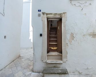 La Mansarda Di Martina By Rentbeat - Martina Franca - Trappe