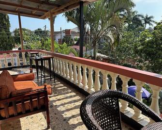 Lakeshore Bed and Breakfast - Entebbe - Balkón
