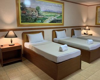 La Maja Rica Hotel - Tarlac City - Habitación