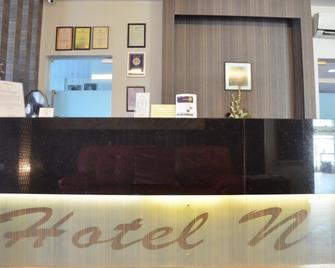 Hotel Nur Miri - Miri - Rezeption