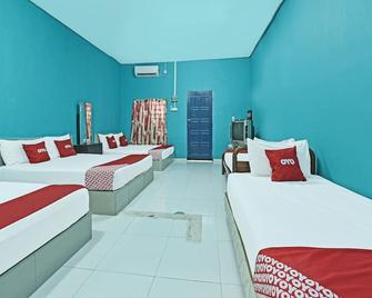 OYO 90566 Homestay Tg Gemok - Kuala Rompin - Bedroom