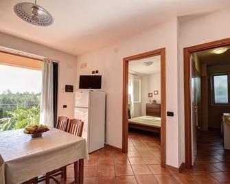 Residence Villa Andrea - Marina di Camerota - Comedor