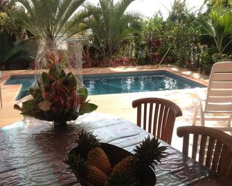 Villa On Paea Not Far From The Sea - Chambre Tama - Paea - Piscina