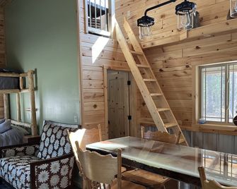 Modern Cabin to relax and unwind - Au Train - Living room