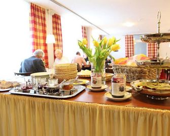 Hotel Garni Max Zwo - Dingolfing - Buffet