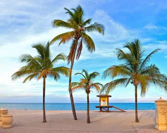 Coral House - Hollywood - Beach