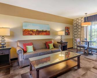 Carlton Oaks Lodge Ascend Hotel Collection - Santee - Living room