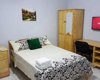 Sunburst - Arnos Vale - Bedroom