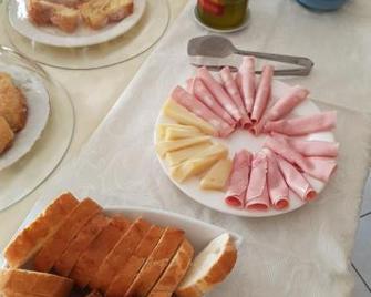 B&b A Casa DI Monica - Olbia - Food