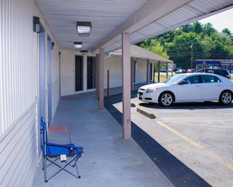 Travel inn - North Kingstown - Buiten zicht